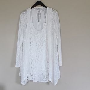 New with tags Keren Hart 2 pc lace cardigan and tank size M